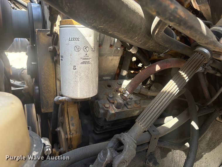 image for item DT2881 2004 Sterling LT7500 vacuum truck