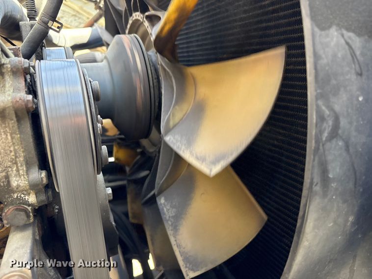 image for item DT2881 2004 Sterling LT7500 vacuum truck