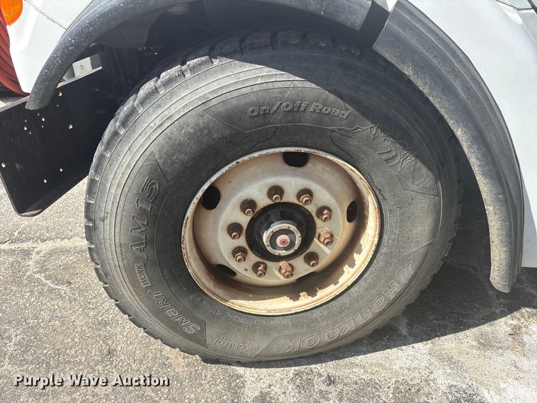 image for item DT2881 2004 Sterling LT7500 vacuum truck