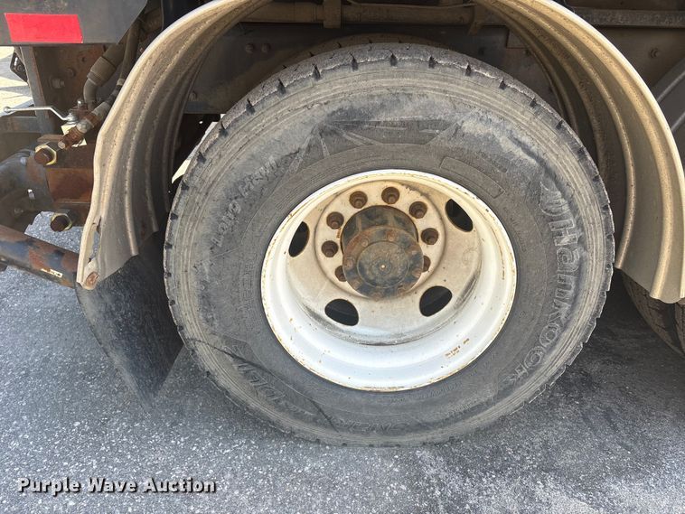 image for item DT2881 2004 Sterling LT7500 vacuum truck