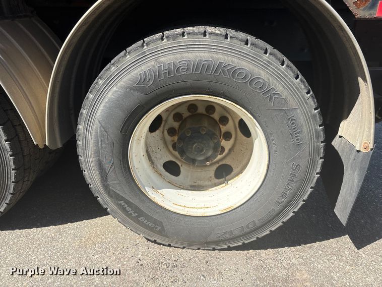 image for item DT2881 2004 Sterling LT7500 vacuum truck