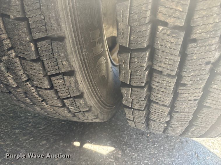 image for item DT2881 2004 Sterling LT7500 vacuum truck