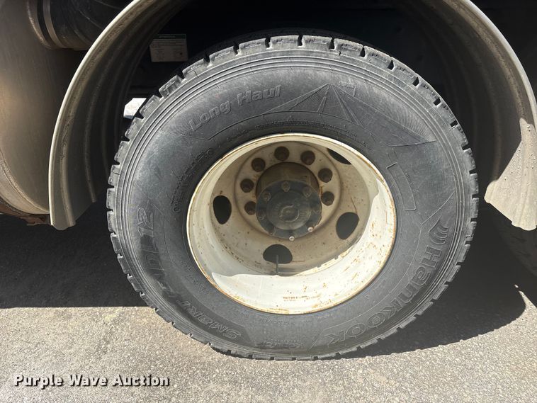 image for item DT2881 2004 Sterling LT7500 vacuum truck