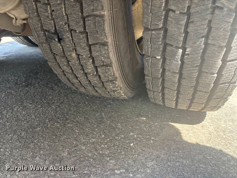 image for item DT2881 2004 Sterling LT7500 vacuum truck