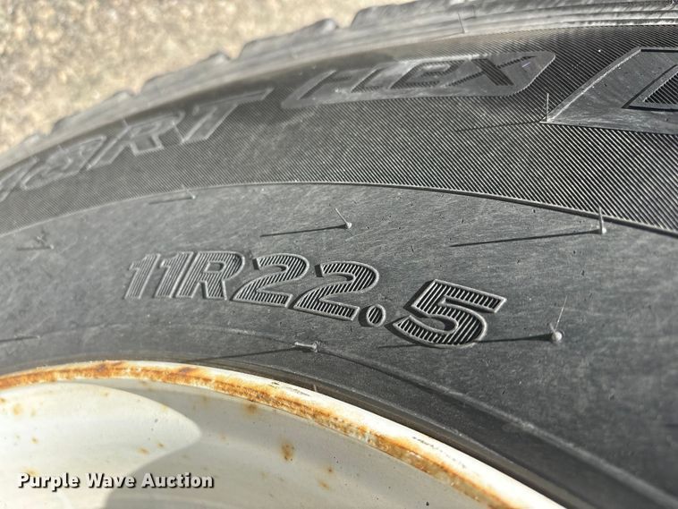 image for item DT2881 2004 Sterling LT7500 vacuum truck