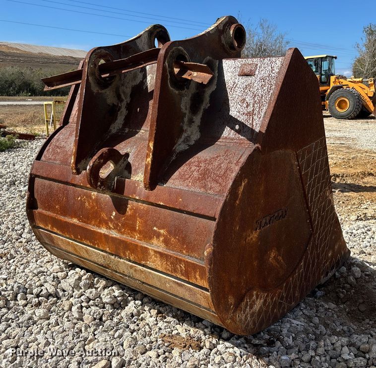 image for item DU0385 2004 John Deere 800C excavator