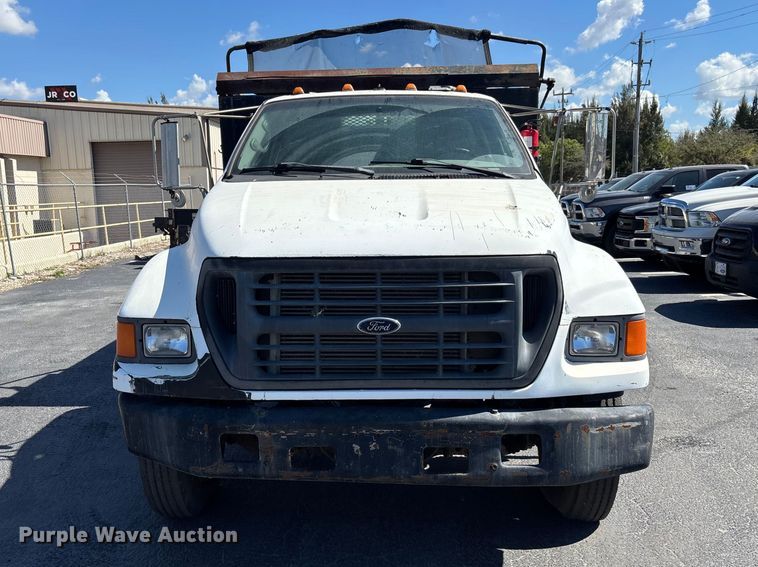 image for item DU0402 2000 Ford F650 dump truck