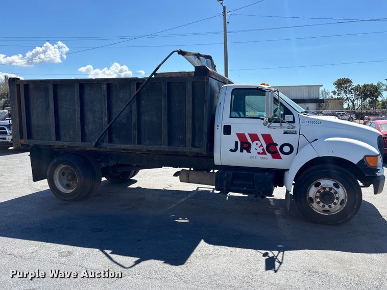 image for item DU0402 2000 Ford F650 dump truck