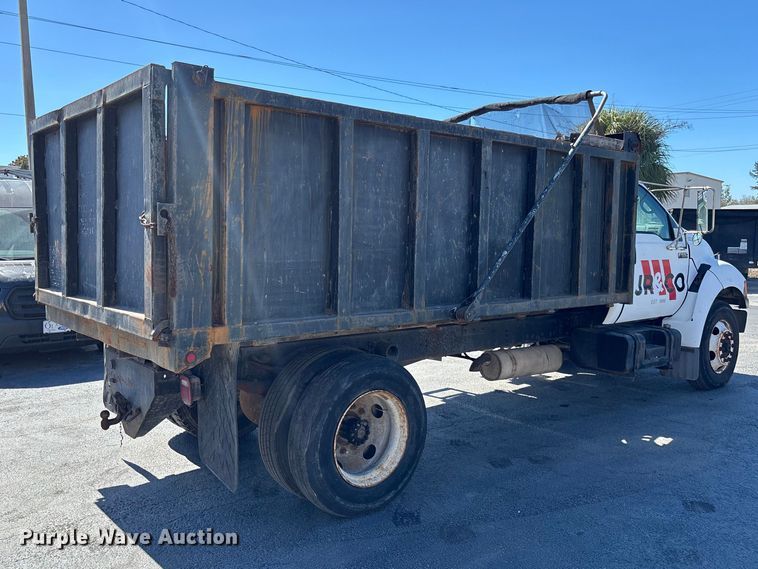 image for item DU0402 2000 Ford F650 dump truck