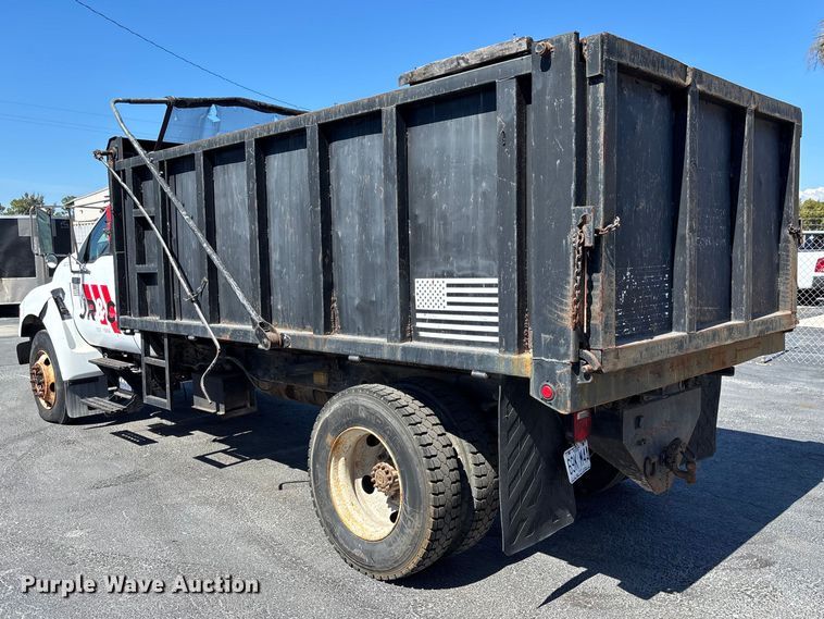 image for item DU0402 2000 Ford F650 dump truck