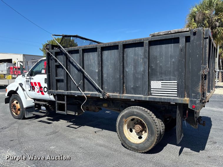 image for item DU0402 2000 Ford F650 dump truck