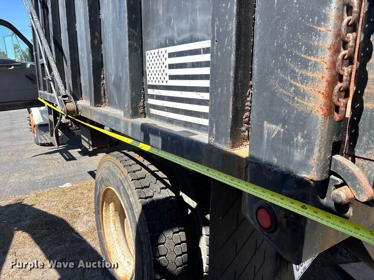 image for item DU0402 2000 Ford F650 dump truck