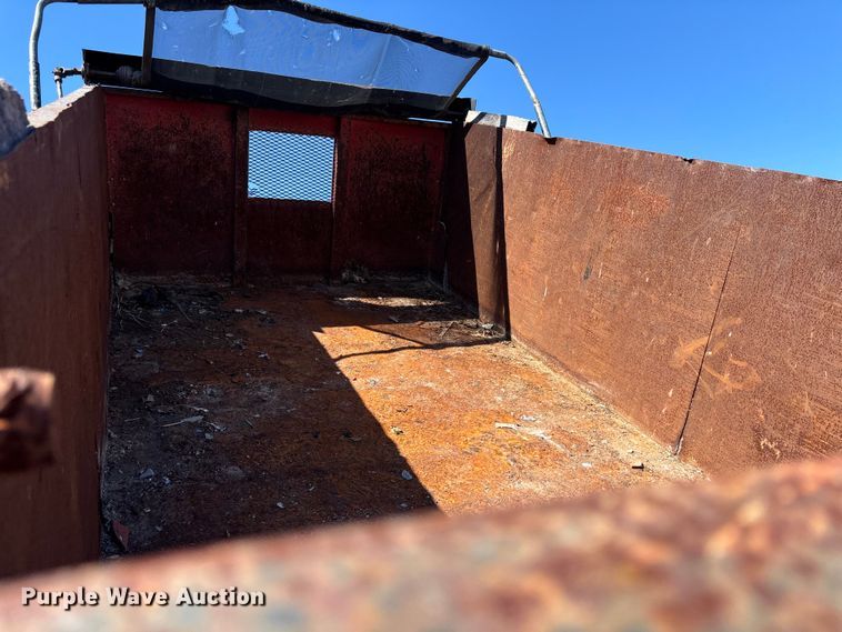 image for item DU0402 2000 Ford F650 dump truck