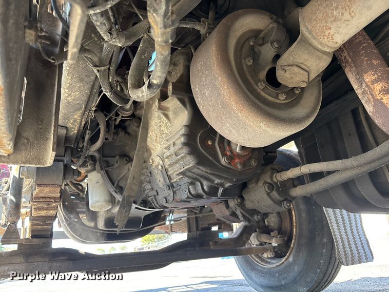 image for item DU0402 2000 Ford F650 dump truck