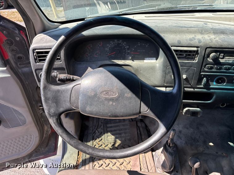 image for item DU0402 2000 Ford F650 dump truck