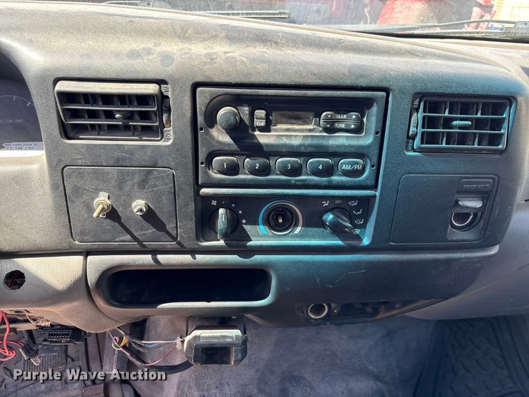 image for item DU0402 2000 Ford F650 dump truck