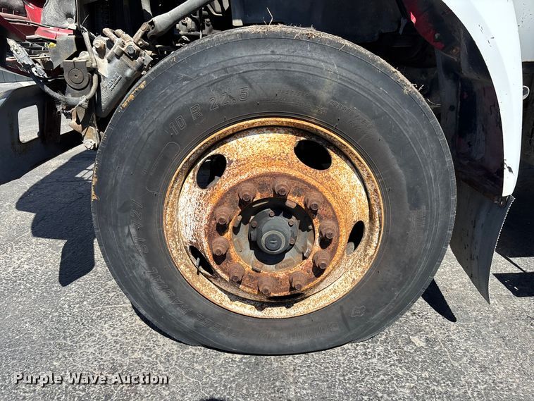 image for item DU0402 2000 Ford F650 dump truck