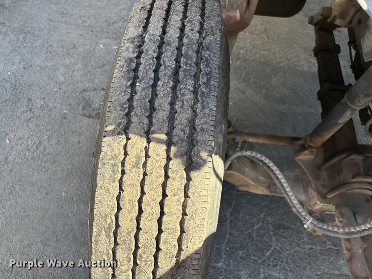 image for item DU0402 2000 Ford F650 dump truck