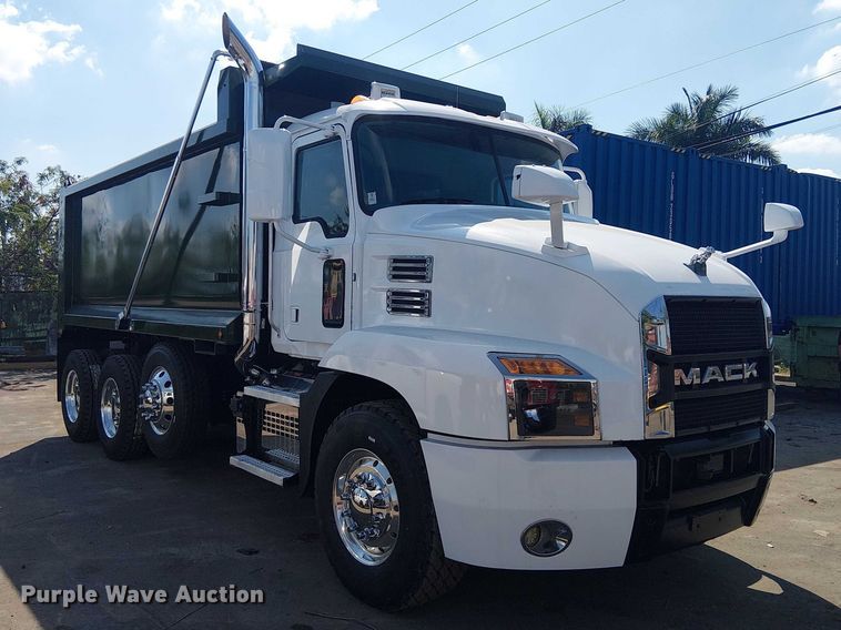 image for item DU0446 2020 Mack Anthem dump truck