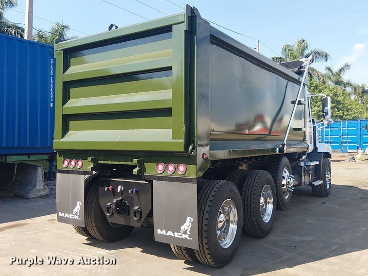 image for item DU0446 2020 Mack Anthem dump truck