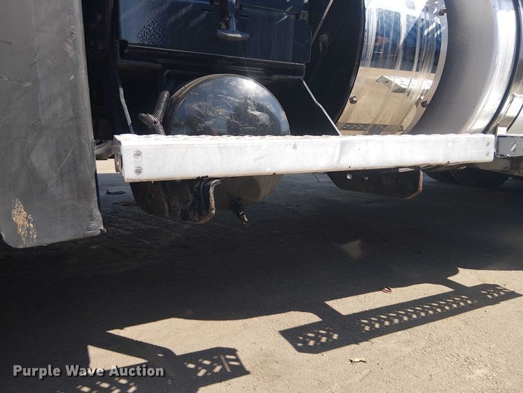 image for item DU0446 2020 Mack Anthem dump truck