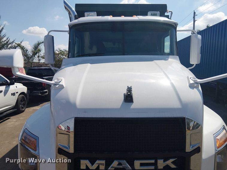image for item DU0446 2020 Mack Anthem dump truck