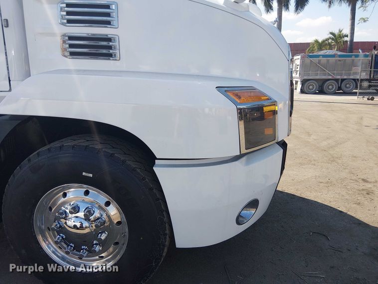 image for item DU0446 2020 Mack Anthem dump truck