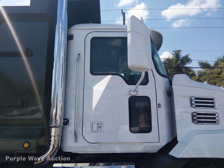 image for item DU0446 2020 Mack Anthem dump truck