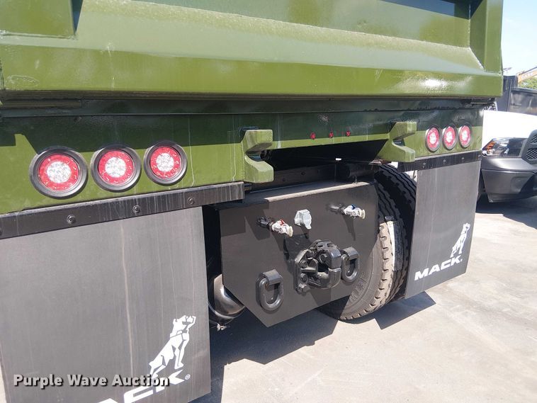 image for item DU0446 2020 Mack Anthem dump truck