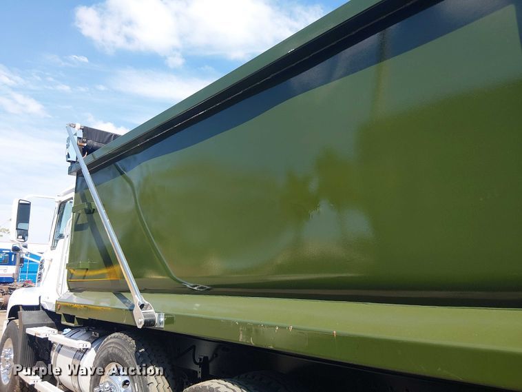 image for item DU0446 2020 Mack Anthem dump truck