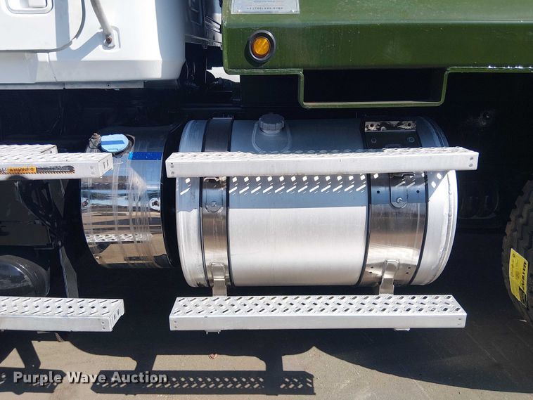 image for item DU0446 2020 Mack Anthem dump truck