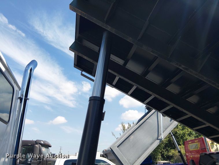 image for item DU0446 2020 Mack Anthem dump truck