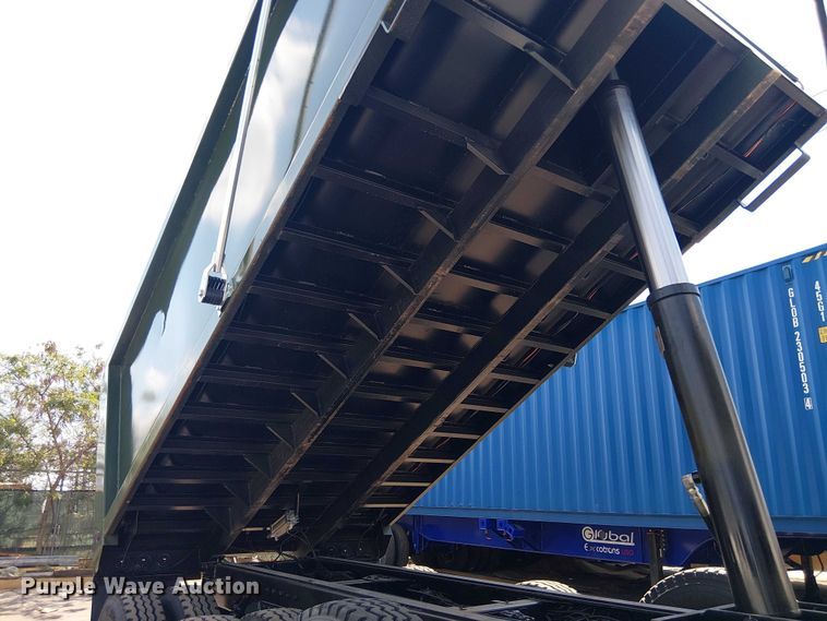 image for item DU0446 2020 Mack Anthem dump truck