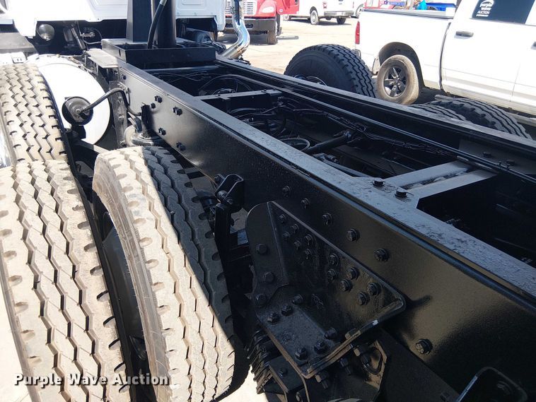 image for item DU0446 2020 Mack Anthem dump truck