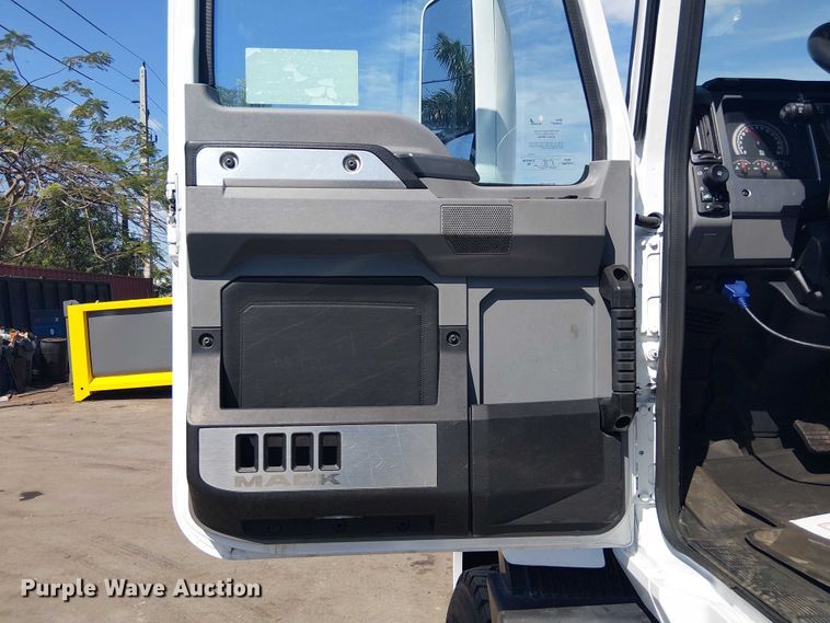 image for item DU0446 2020 Mack Anthem dump truck