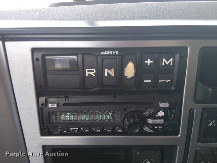 image for item DU0446 2020 Mack Anthem dump truck