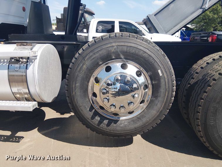 image for item DU0446 2020 Mack Anthem dump truck