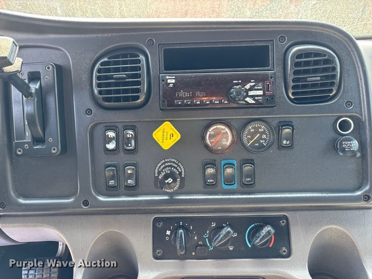 image for item DU0447 2019 Freightliner M2 106 dump truck