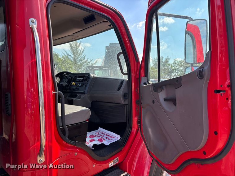 image for item DU0447 2019 Freightliner M2 106 dump truck