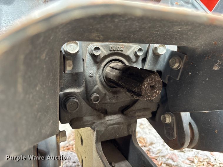 image for item DU0457 Kubota L3301D MFWD tractor