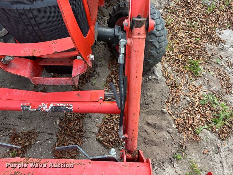 image for item DU0457 Kubota L3301D MFWD tractor