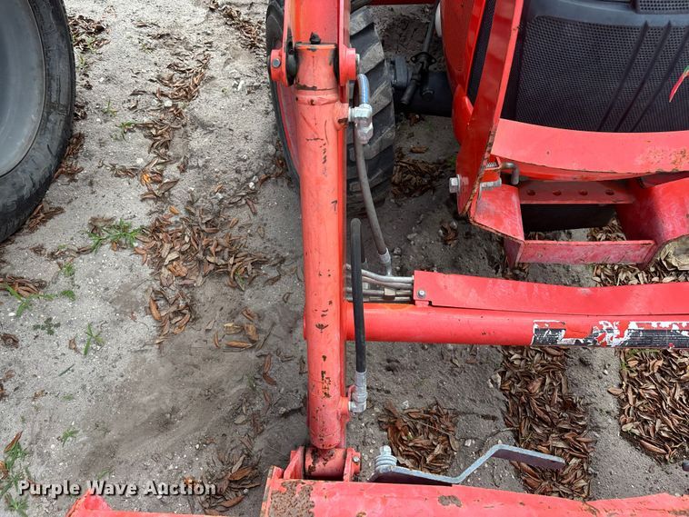 image for item DU0457 Kubota L3301D MFWD tractor