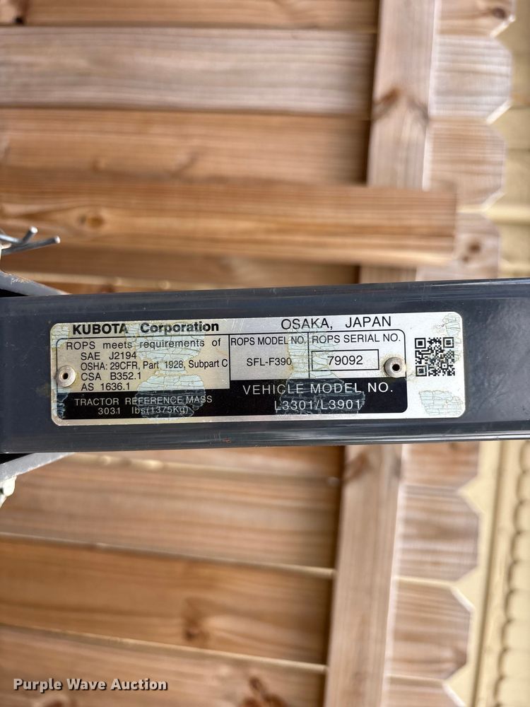 image for item DU0457 Kubota L3301D MFWD tractor