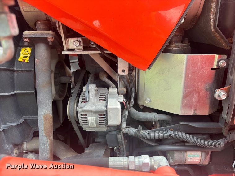 image for item DU0457 Kubota L3301D MFWD tractor