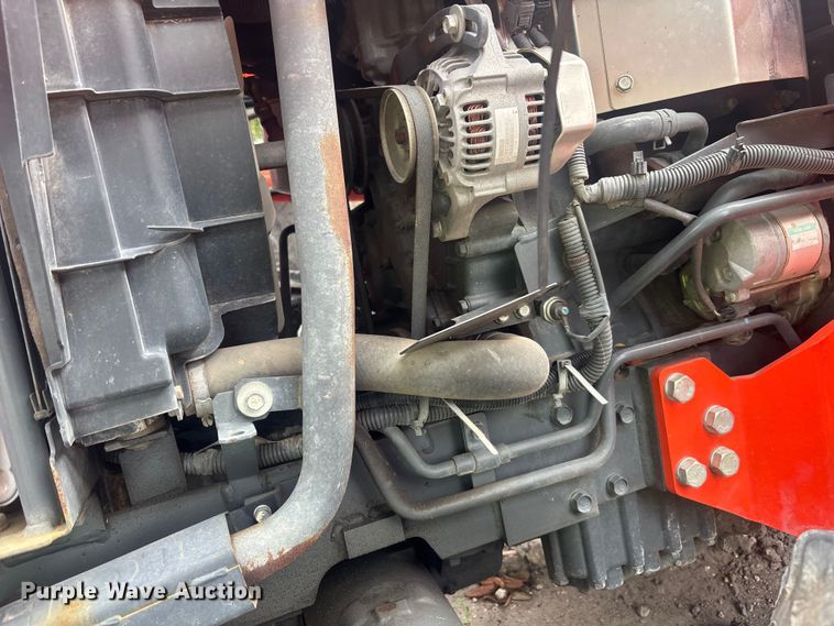 image for item DU0457 Kubota L3301D MFWD tractor