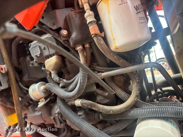 image for item DU0457 Kubota L3301D MFWD tractor