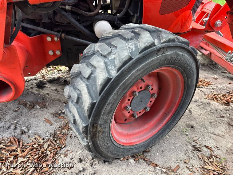 image for item DU0457 Kubota L3301D MFWD tractor