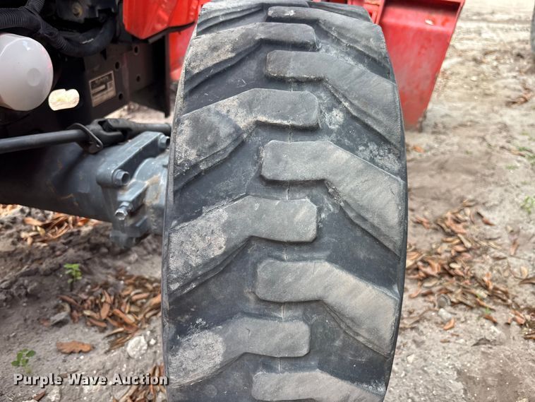 image for item DU0457 Kubota L3301D MFWD tractor