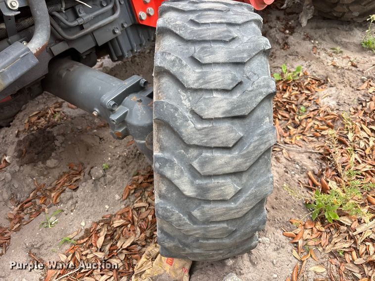 image for item DU0457 Kubota L3301D MFWD tractor