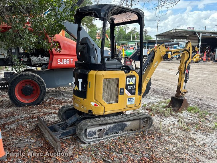 image for item DU0460 2019 Caterpillar 301.7 CR mini excavator